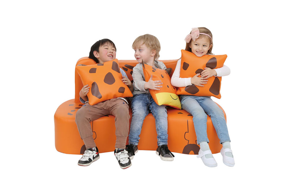 三人動物沙發-長頸鹿