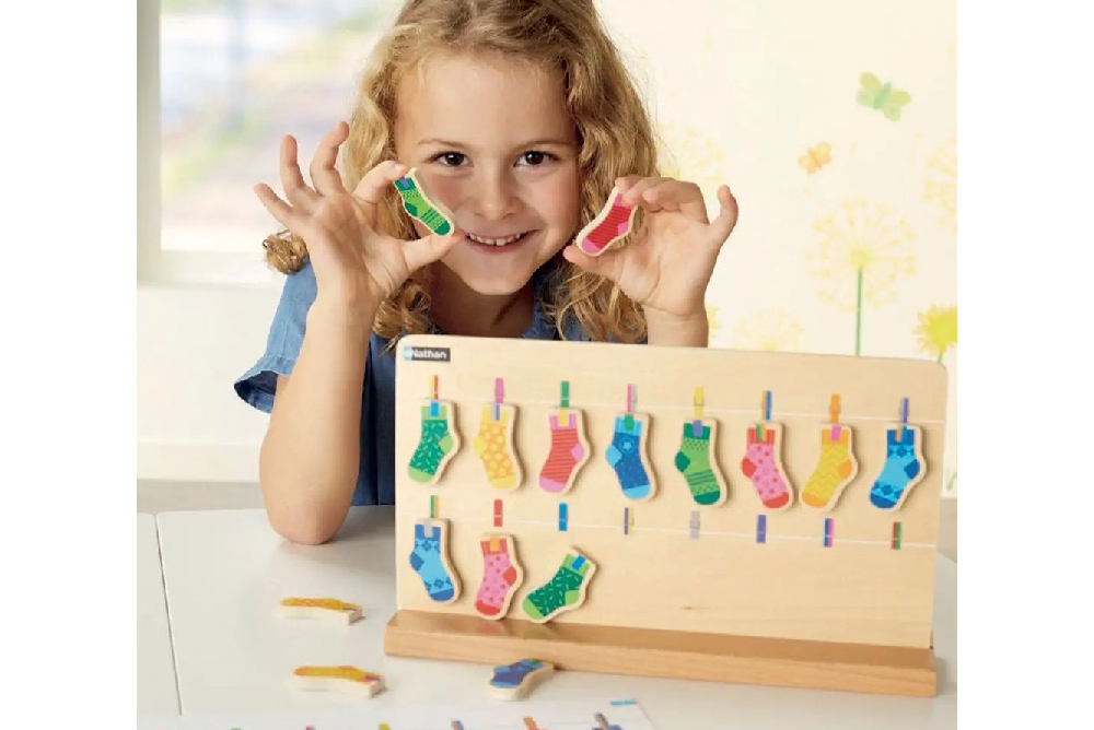 Nathan 左腳右腳磁力襪子配對